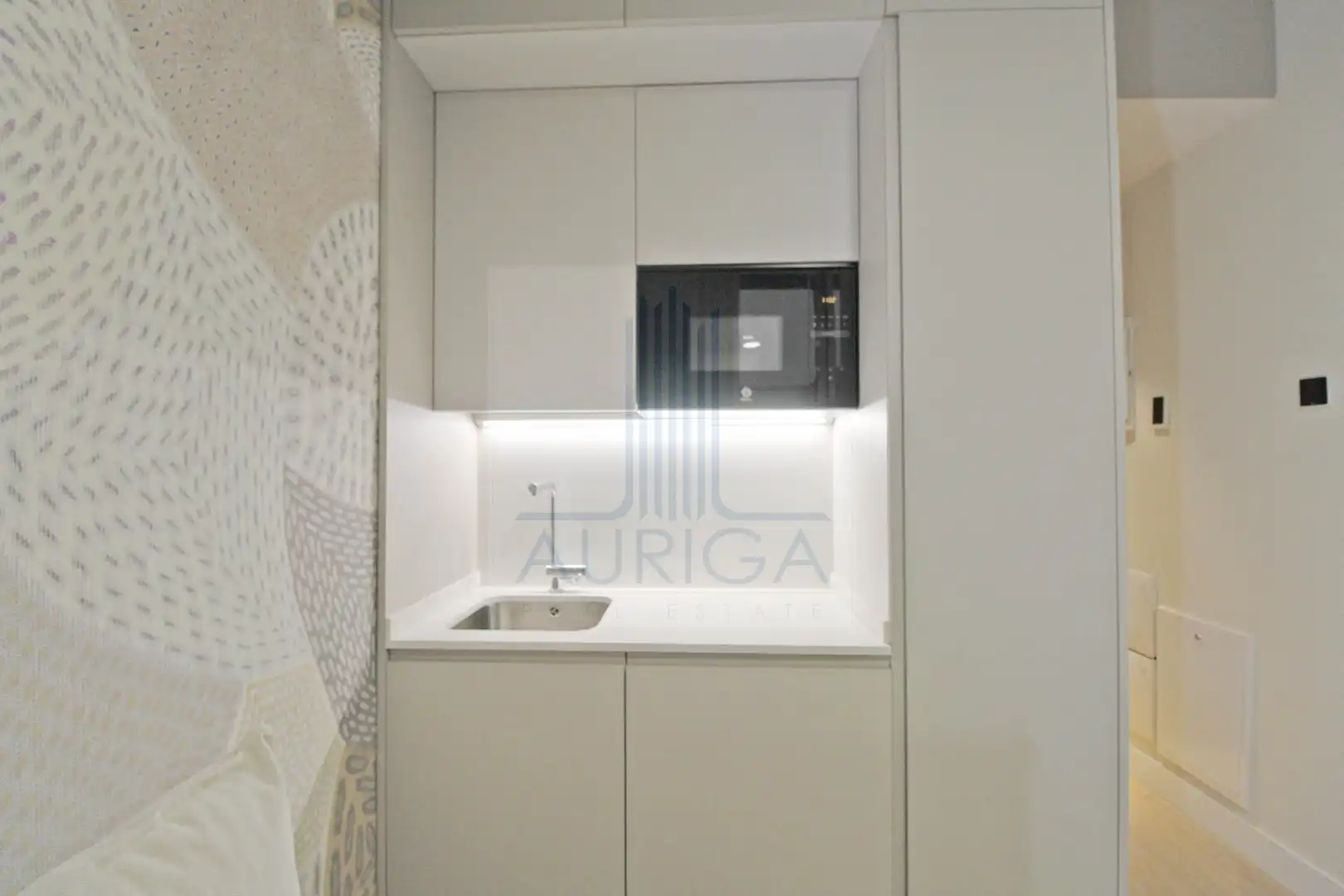 Kitchen of Office for sale in Madrid  with Air Conditioner, Heating and Terrace