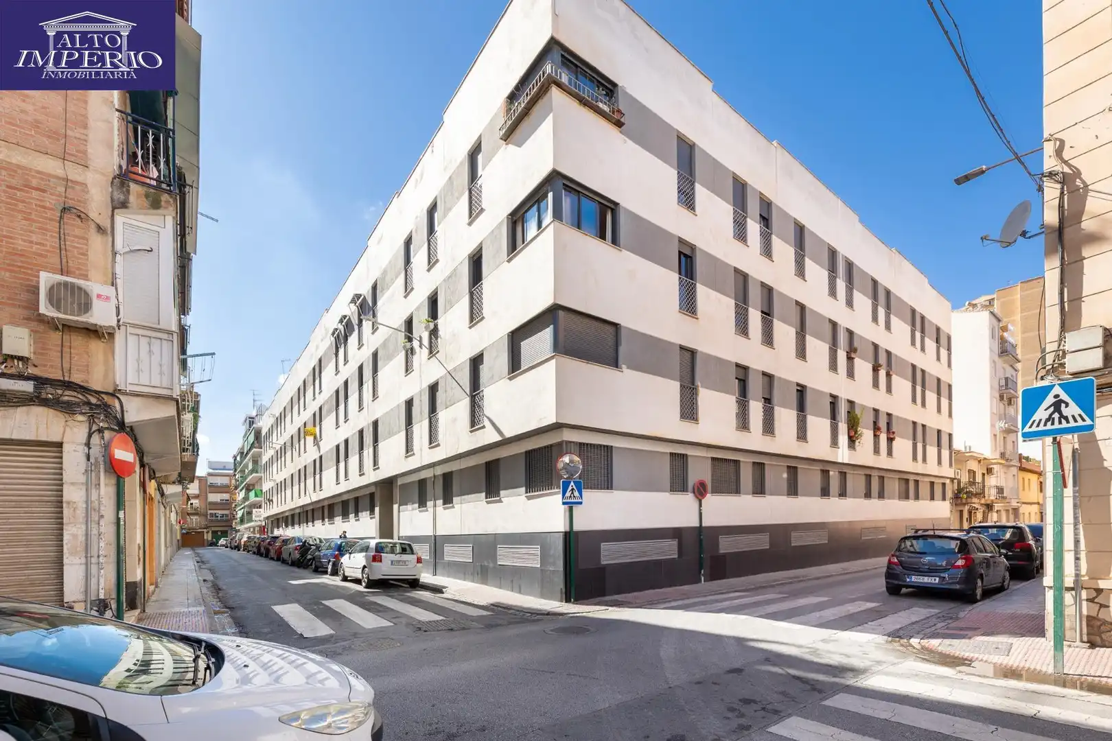 Vista exterior de Piso en venta en Granada con Aire acondicionado, Calefacción y Trastero