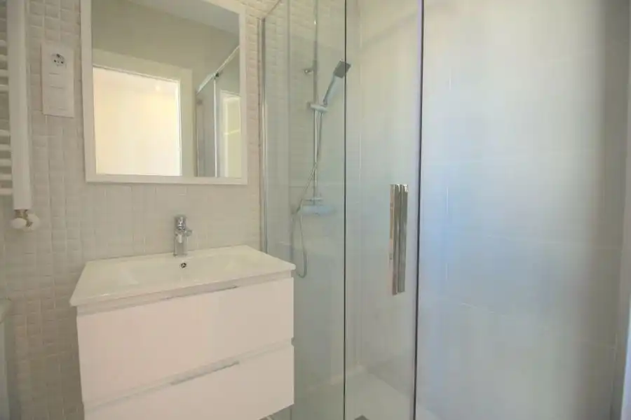 Baño de Ático de alquiler en Madrid con Aire acondicionado, Calefacción y Terraza