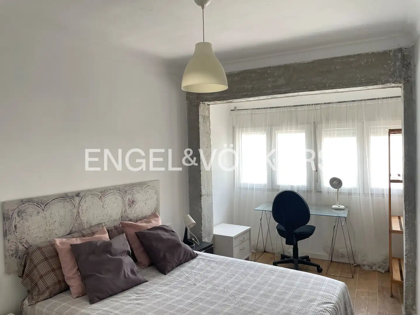 Schlafzimmer von Wohnung zur Miete in Valencia mit Heizung