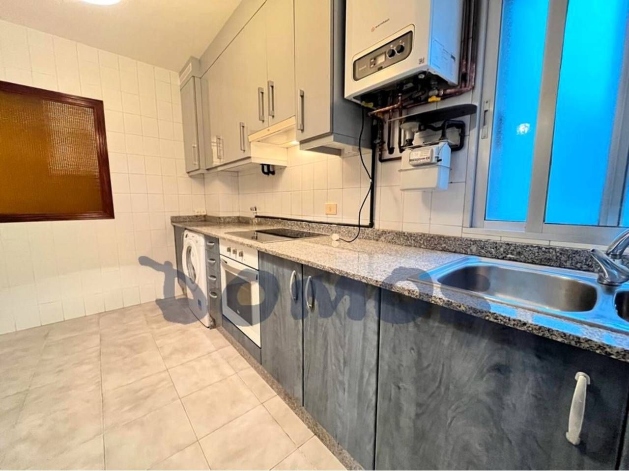 Cuina de Pis en venda en Lugo Capital amb Calefacció, Parquet i Traster