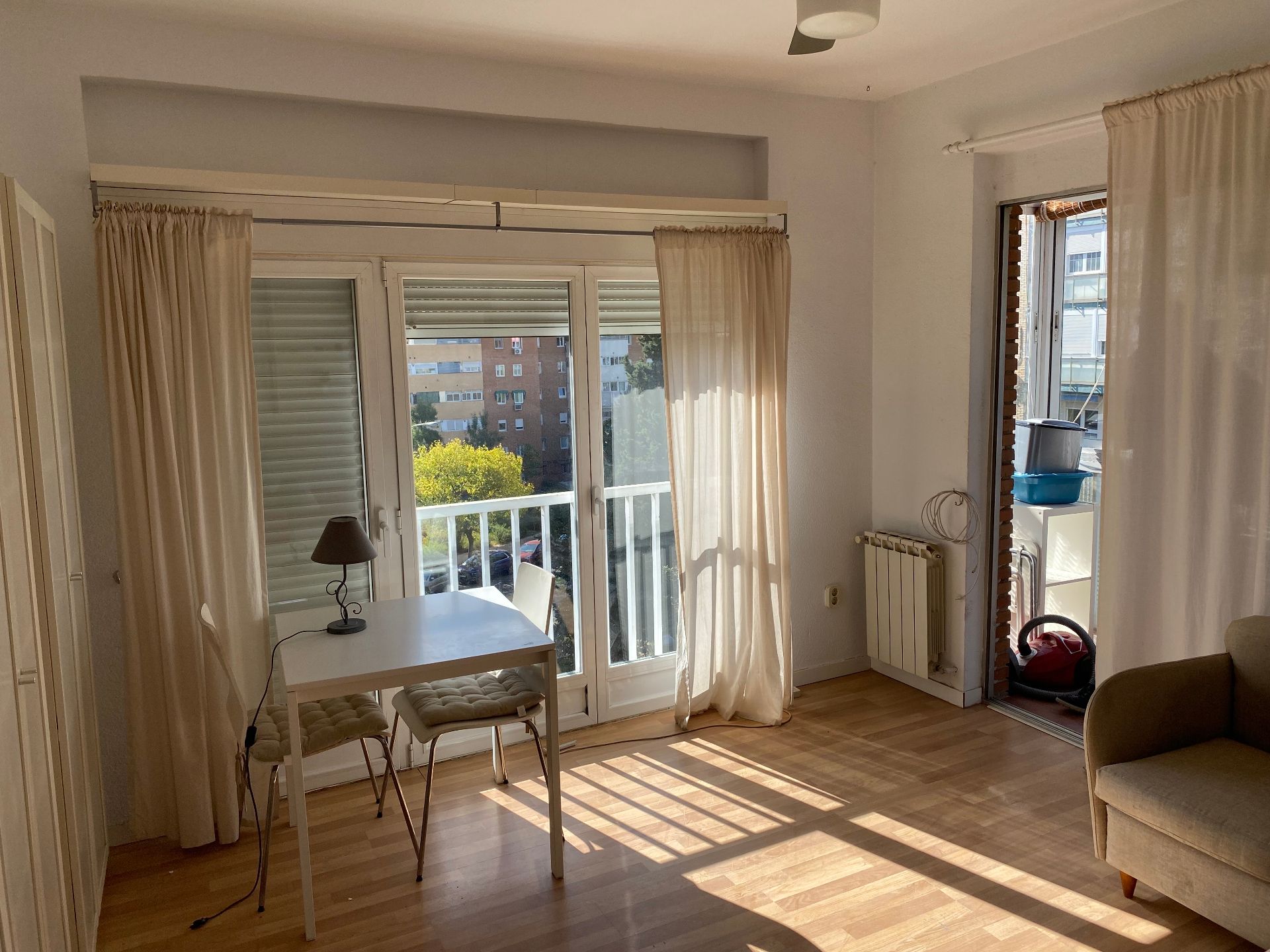Habitación de Apartamento de alquiler en  Madrid Capital con Aire acondicionado, Calefacción y Parquet