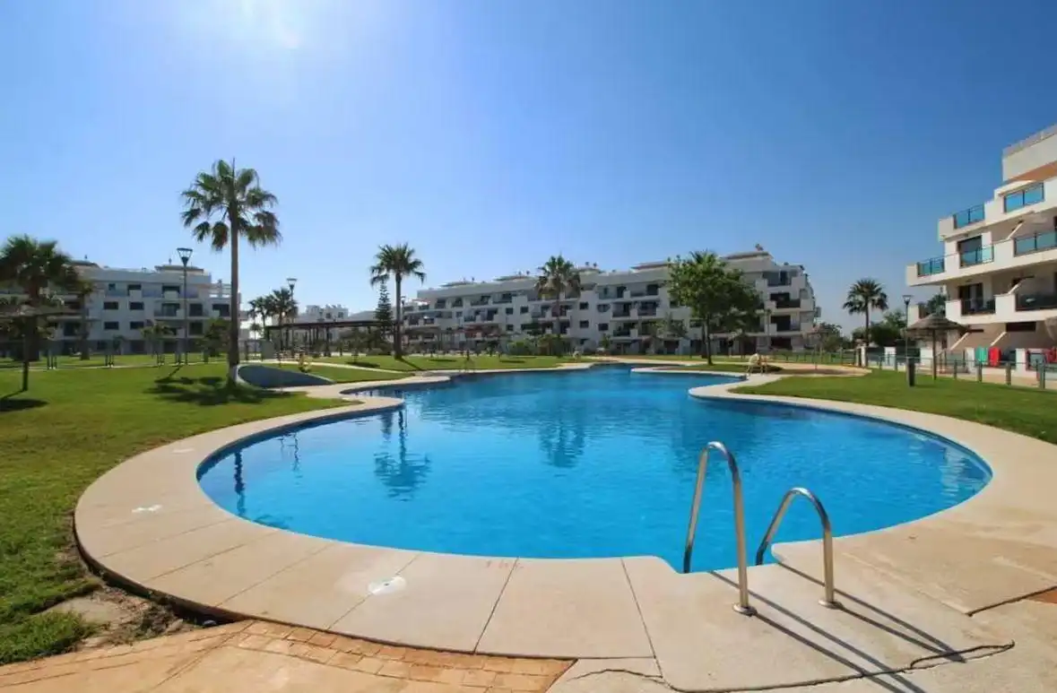 Jardín de Piso en venta en Almería con Aire acondicionado, Terraza y Trastero