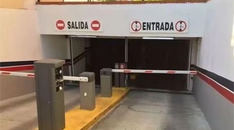 Foto 2 de Garaje en venta en Calle Castillo de Baños de la Encina, 1, Bami - La Estrella, Sevilla Capital
