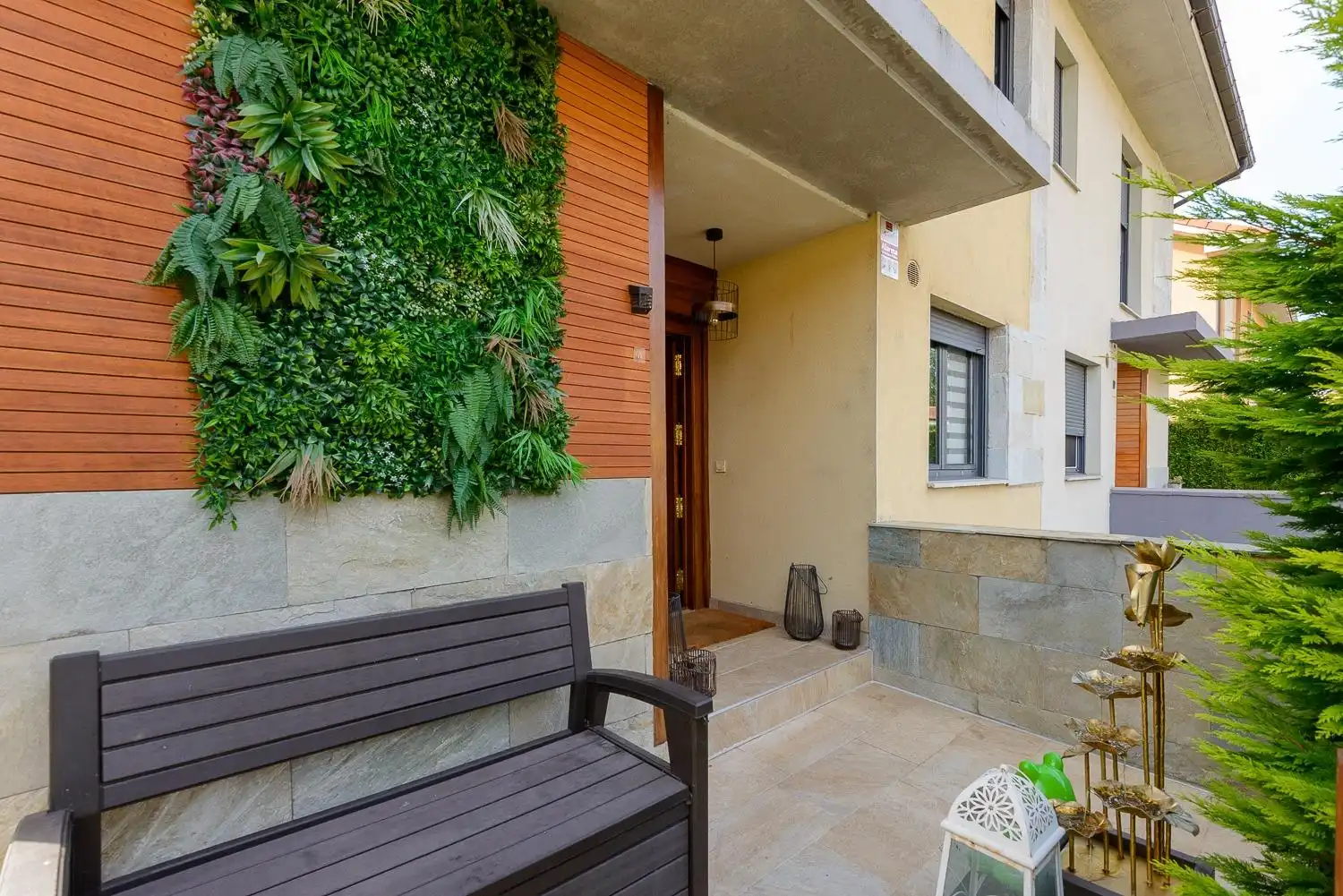 Terrassa de Casa adosada en venda en Siero amb Calefacció, Jardí privat i Traster