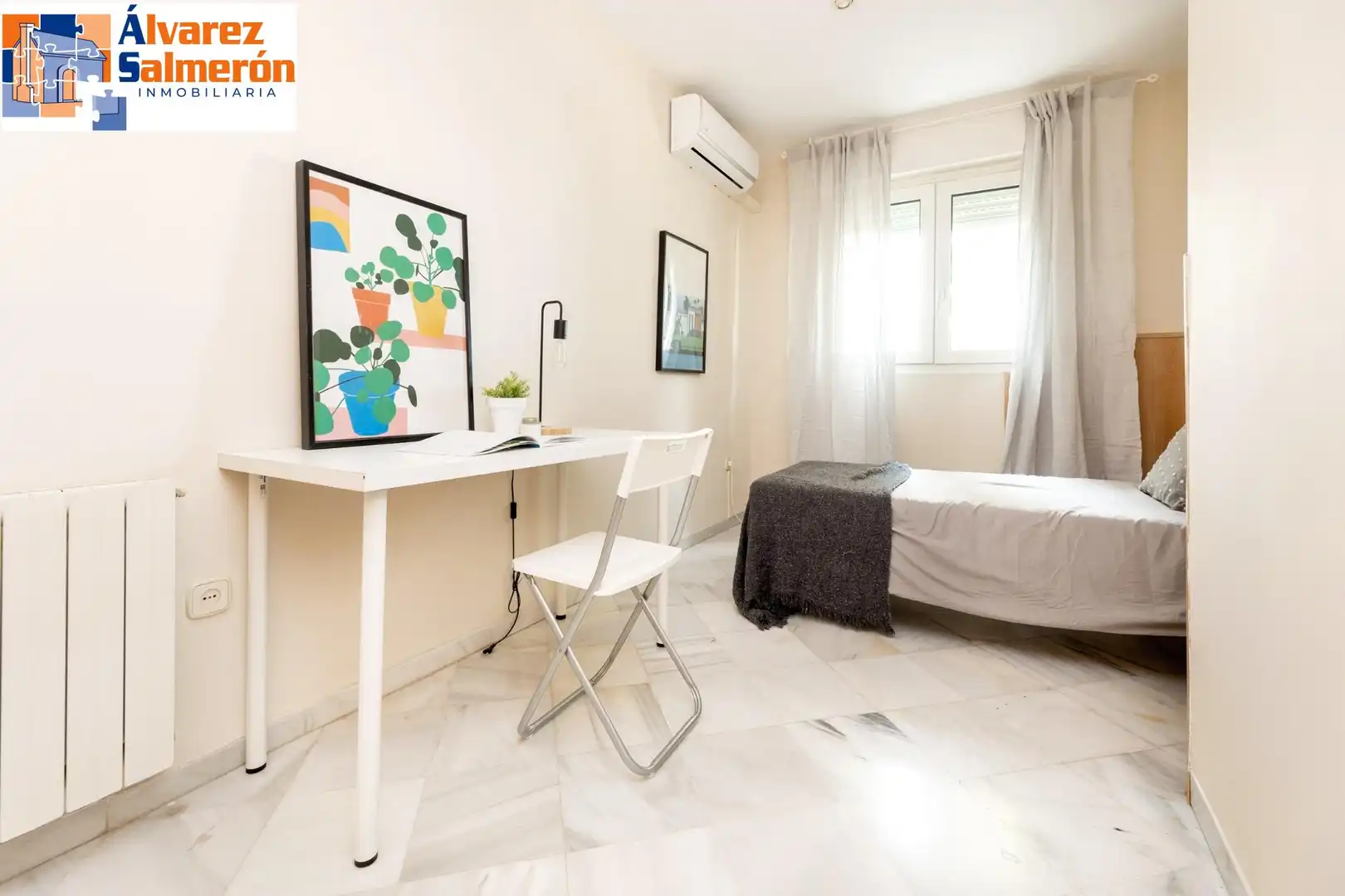 Bedroom of Houses for sale in Granada  with Air Conditioner, Private garden and Terrace