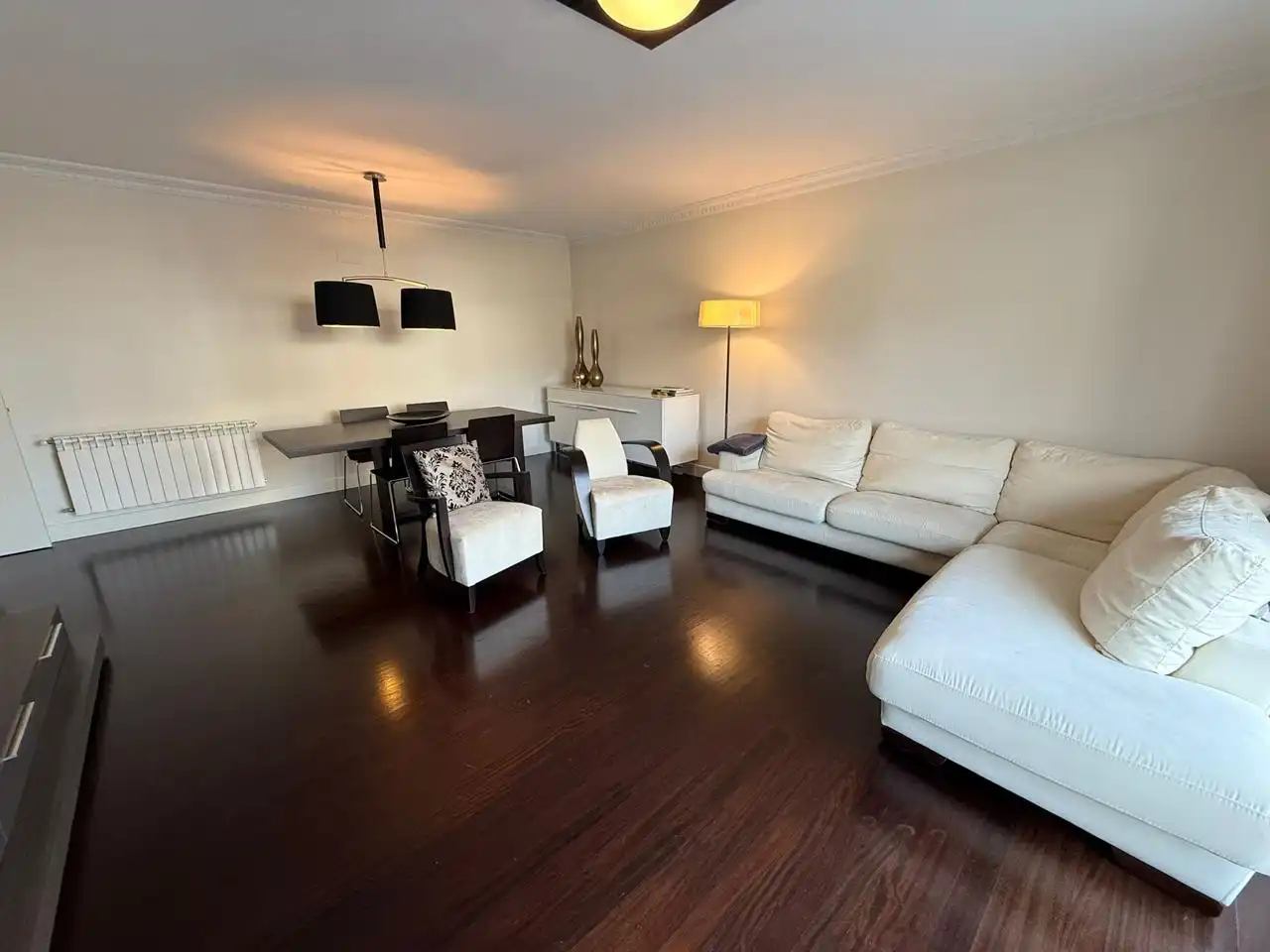 Wohnzimmer von Erdgeschoss zum Verkauf in Castro-Urdiales mit Heizung, Terrasse und Abstellraum