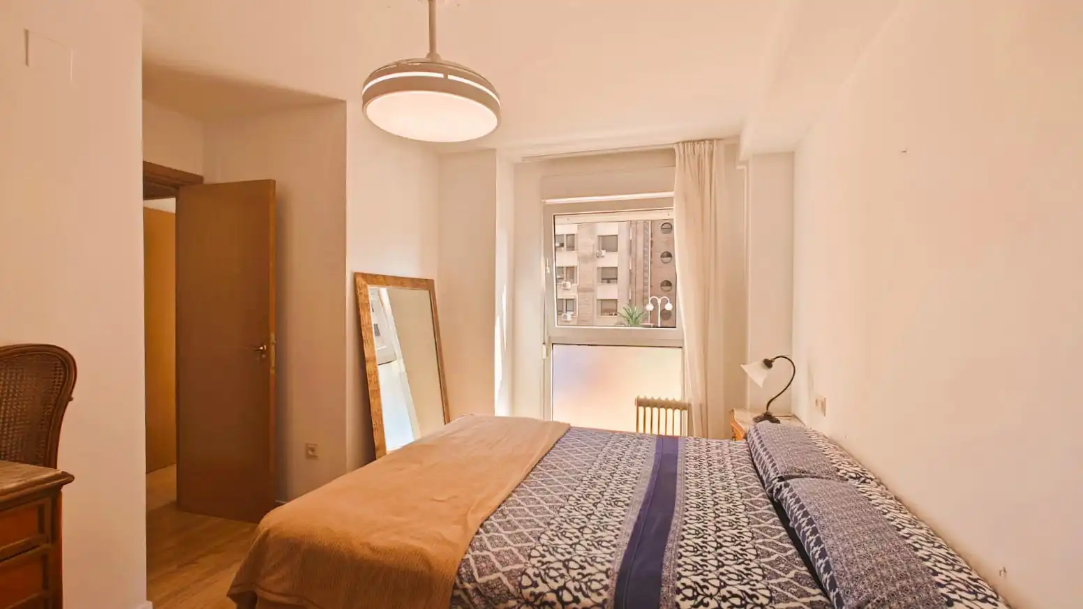 Bedroom of Flat for sale in Valencia  with Air Conditioner, Furnished and Oven