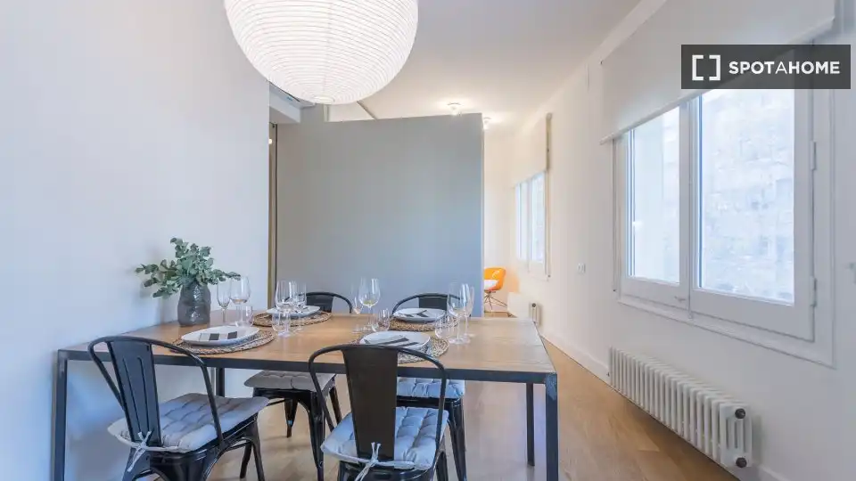 Dining room of Flat for rent in Barcelona  with Air Conditioner, Heating and Furnished