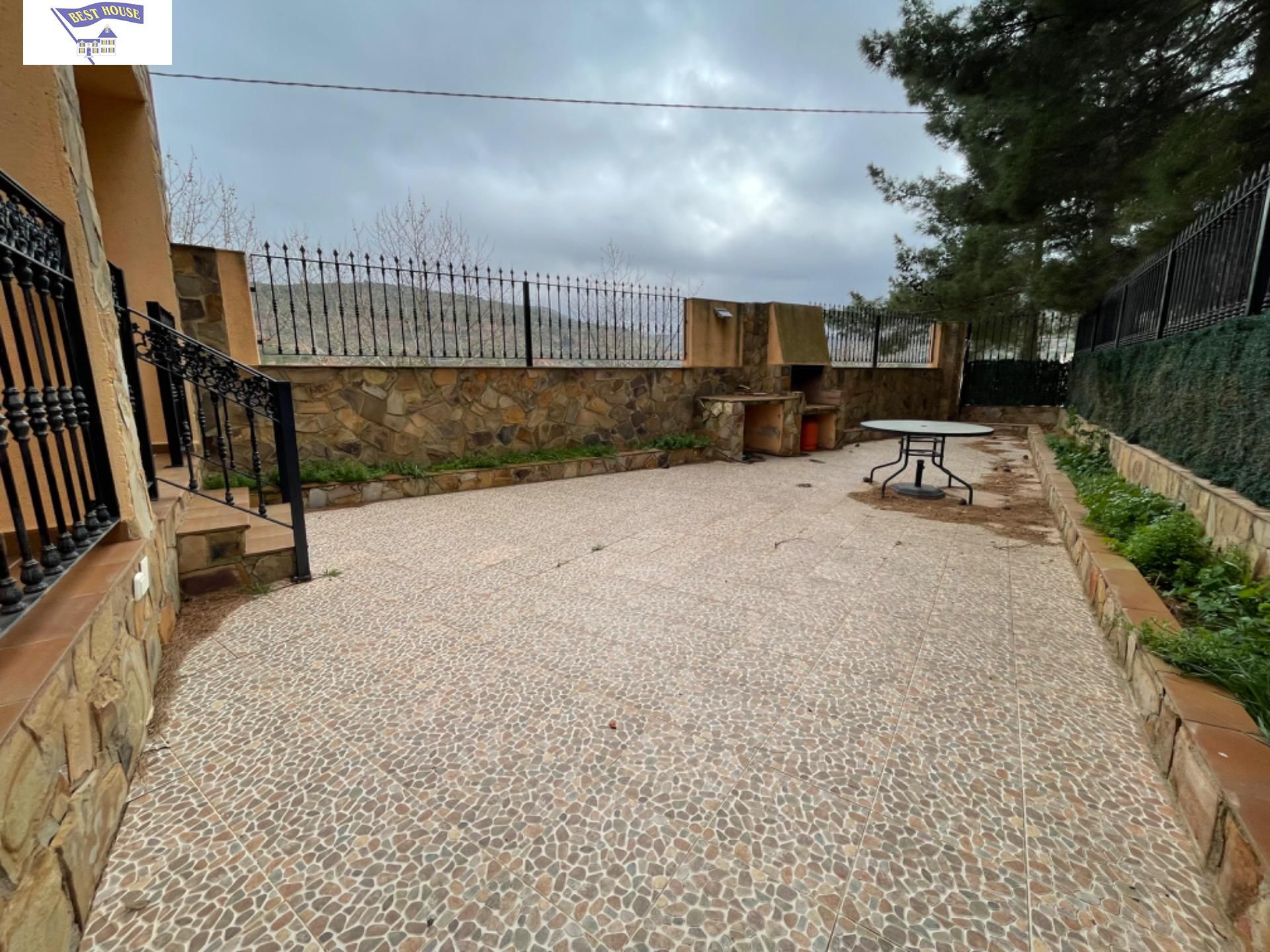 Terrassa de Finca rústica en venda en Alcaraz amb Calefacció, Terrassa i Traster