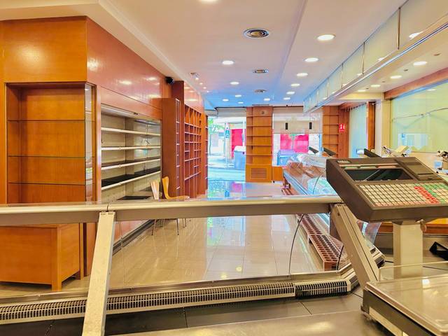Local comercial en Alquiler en Carrer PRAT DE LA RIBA,DE en Vallparadís - Antic Poble de Sant Pere