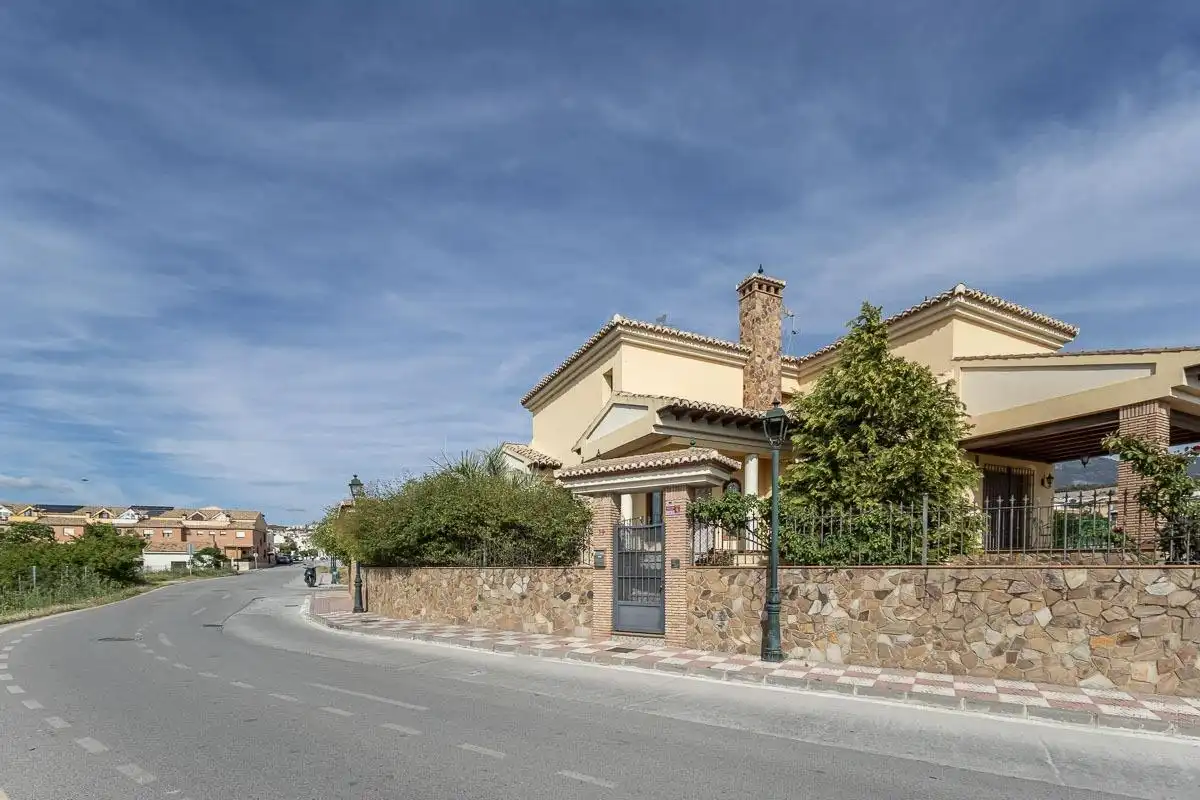Vista exterior de Casa o chalet en venta en Cájar con Calefacción, Jardín privado y Terraza