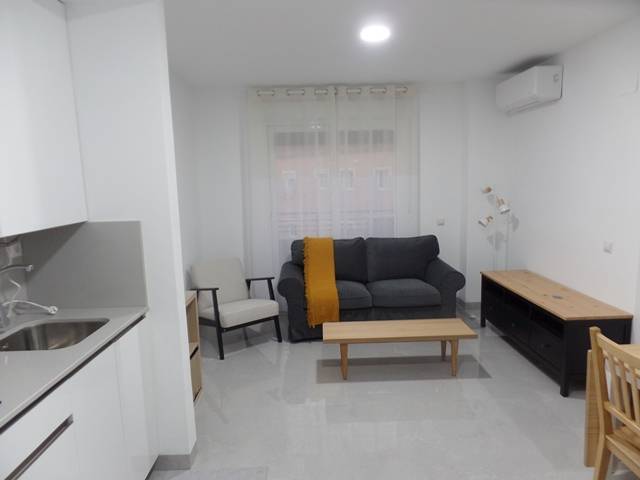 Apartamento en Alquiler en Calle de Magallanes en Arapiles