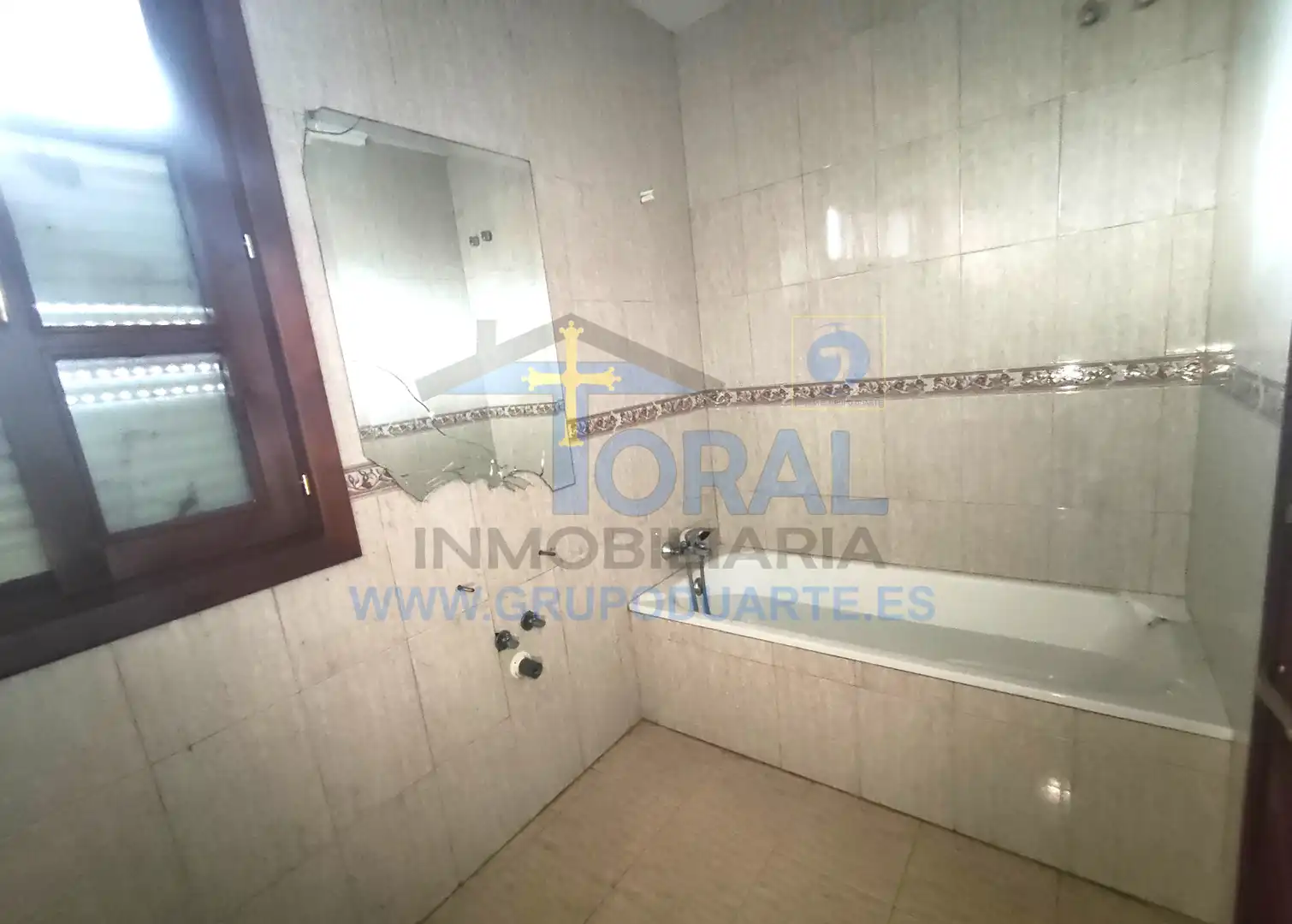 Bany de Casa o xalet en venda en Nava amb Jardí privat i Terrassa