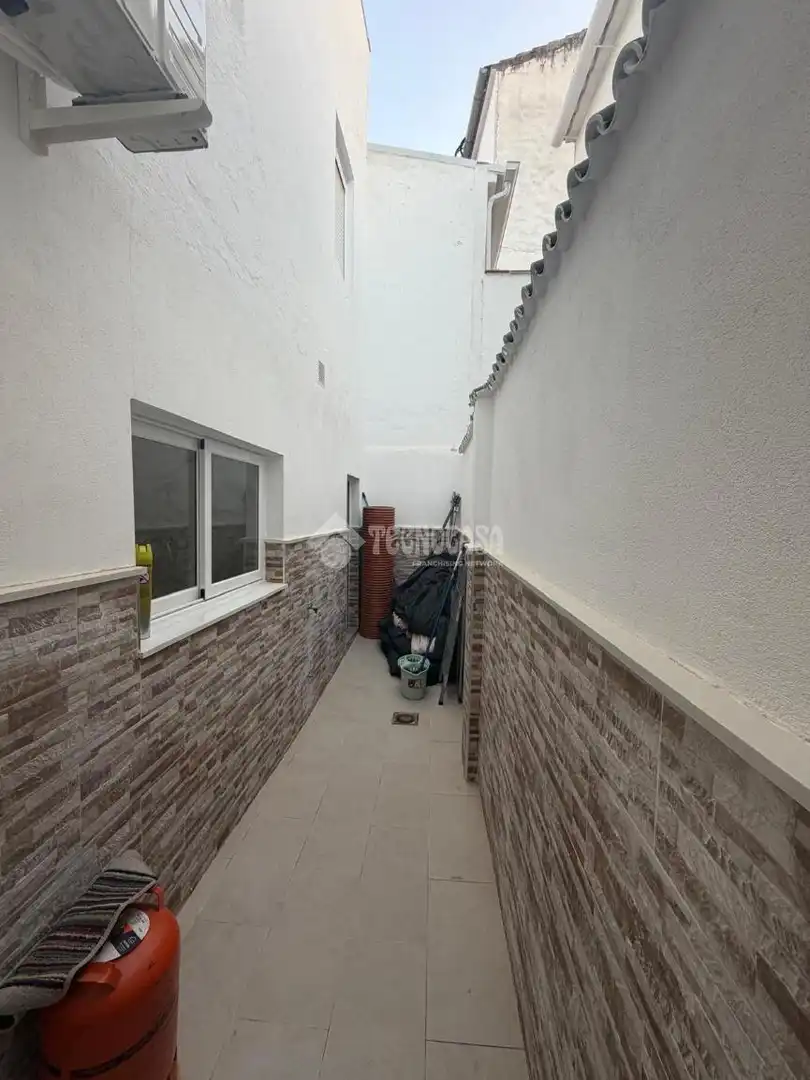 Außenansicht von Haus oder Chalet zum Verkauf in Lucena mit Möbliert