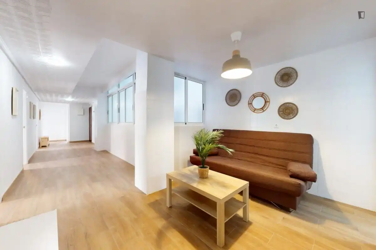 Habitación en Plaza Crevillente - Antiguos Juzgados - El Asilo
