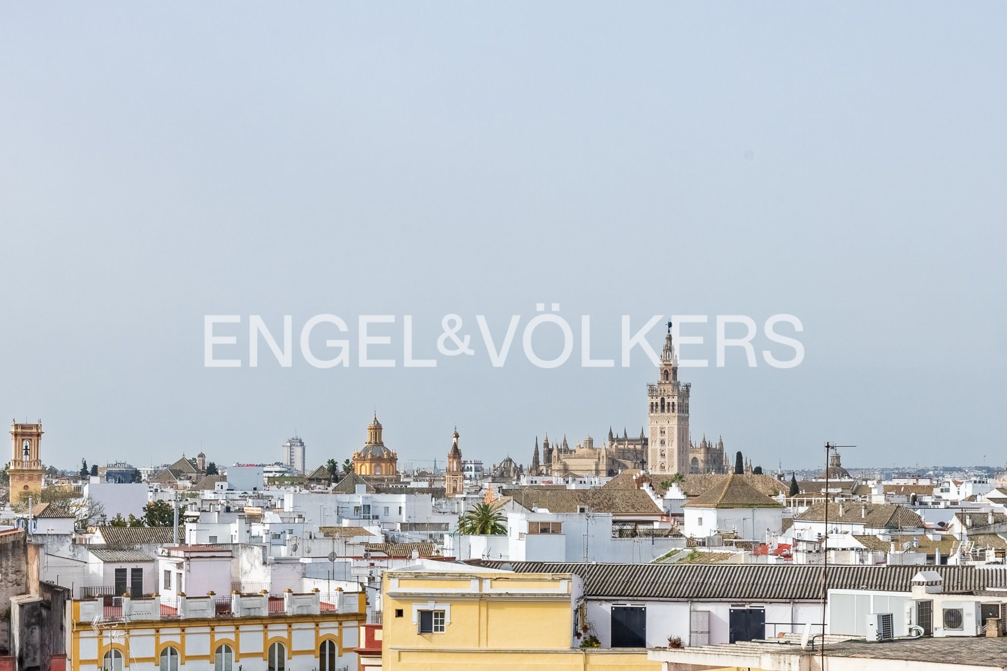 Vista exterior de Pis en venda en  Sevilla Capital amb Calefacció