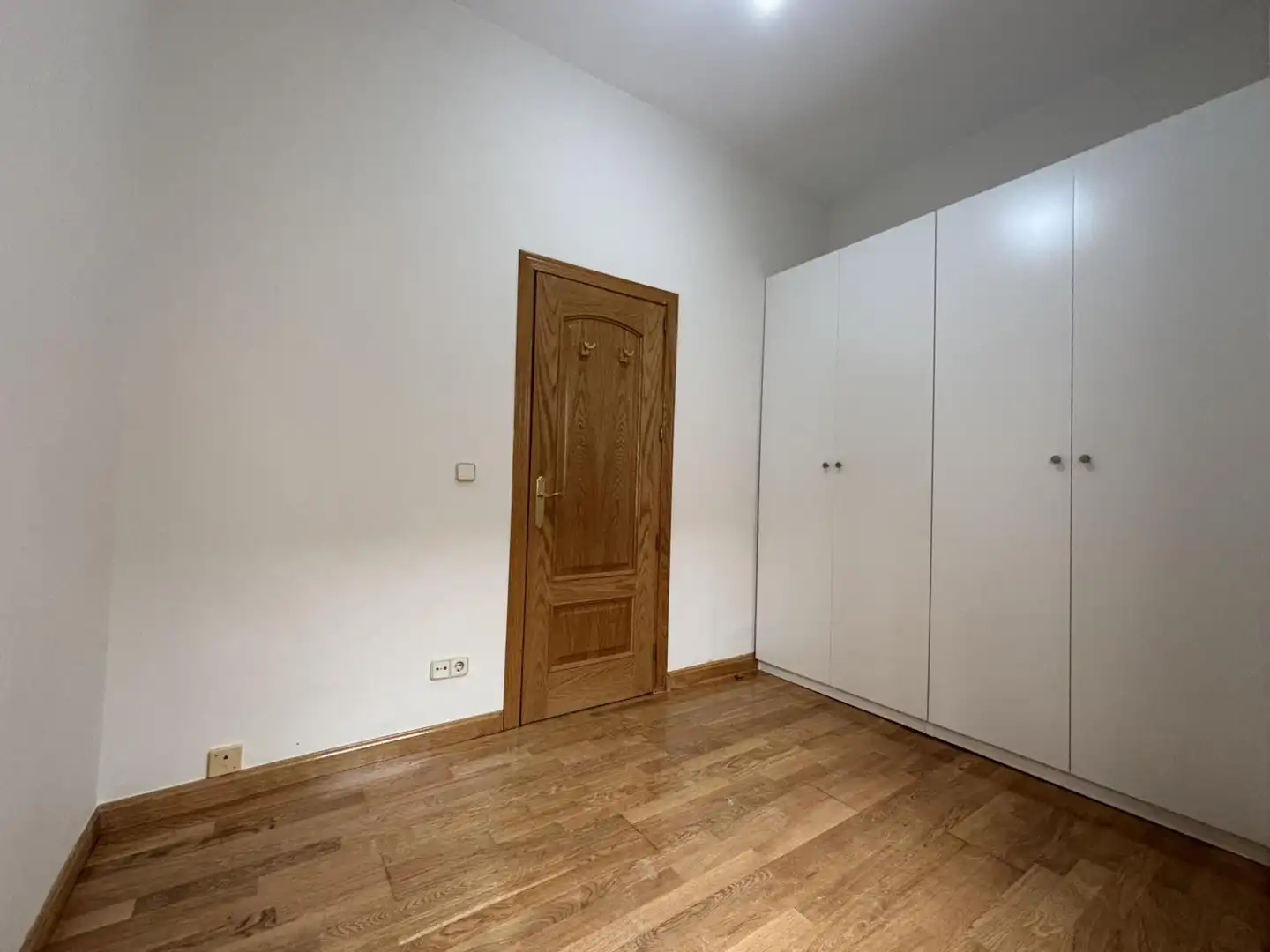 Schlafzimmer von Wohnung zur Miete in Madrid mit Klimaanlage, Heizung und Alarm