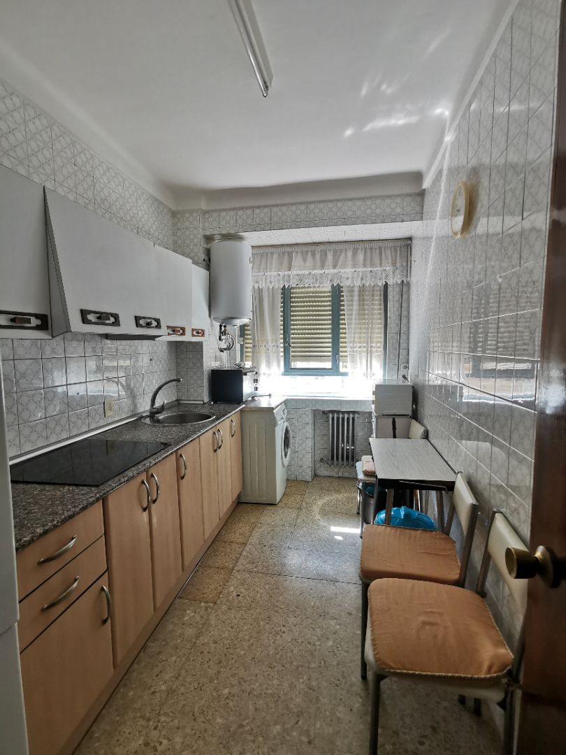 Kitchen of Flat to rent in Salamanca Capital  with Heating, Furnished and Oven