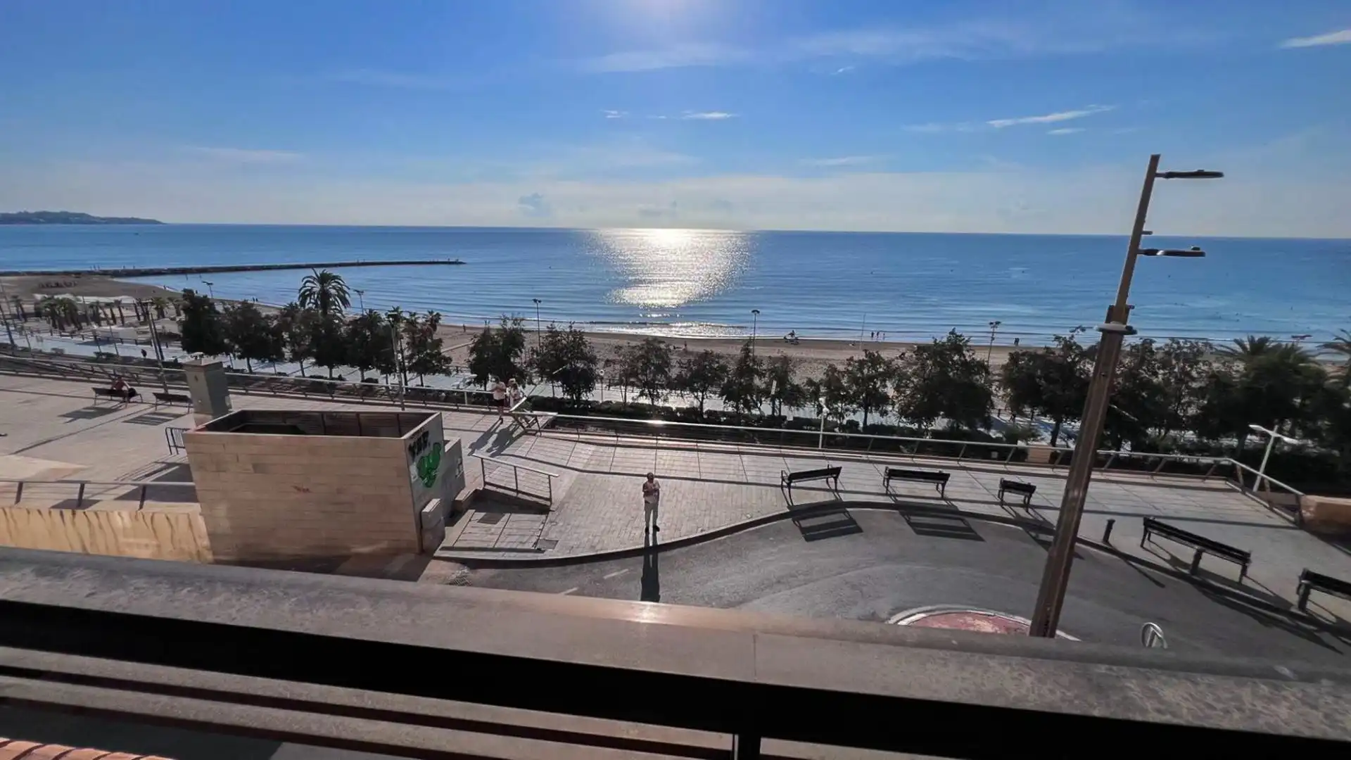 Vista exterior de Apartamento en venta en Alicante / Alacant con Calefacción y Amueblado