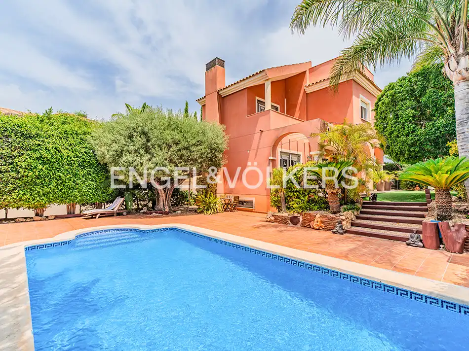 Vista exterior de Casa o xalet en venda en Sant Joan d'Alacant amb Aire condicionat, Calefacció i Jardí privat