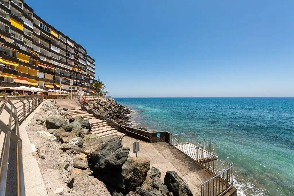 Exterior view of Study for rent in San Bartolomé de Tirajana  with Terrace and Balcony