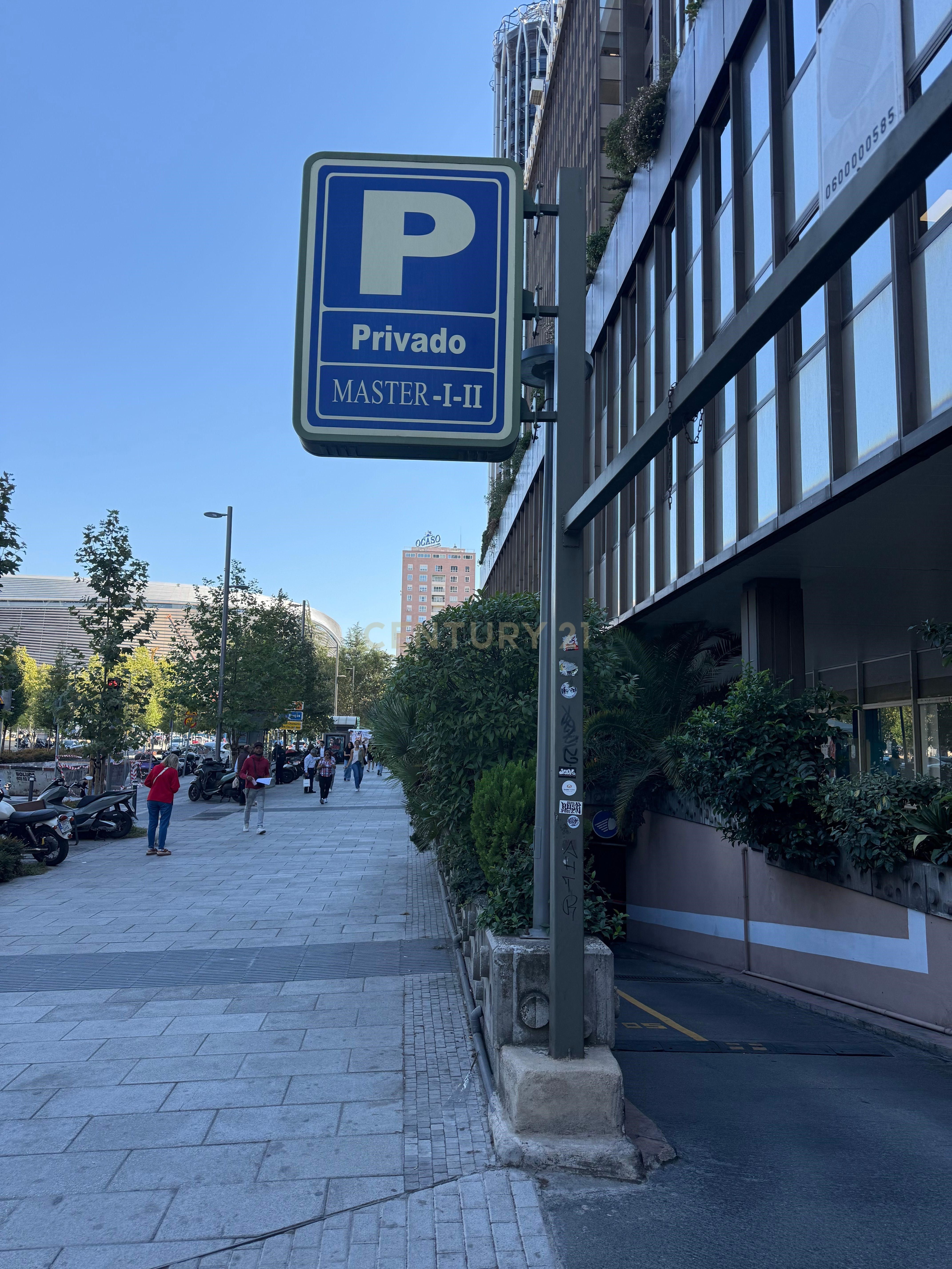 Exterior view of Garage for sale in  Madrid Capital
