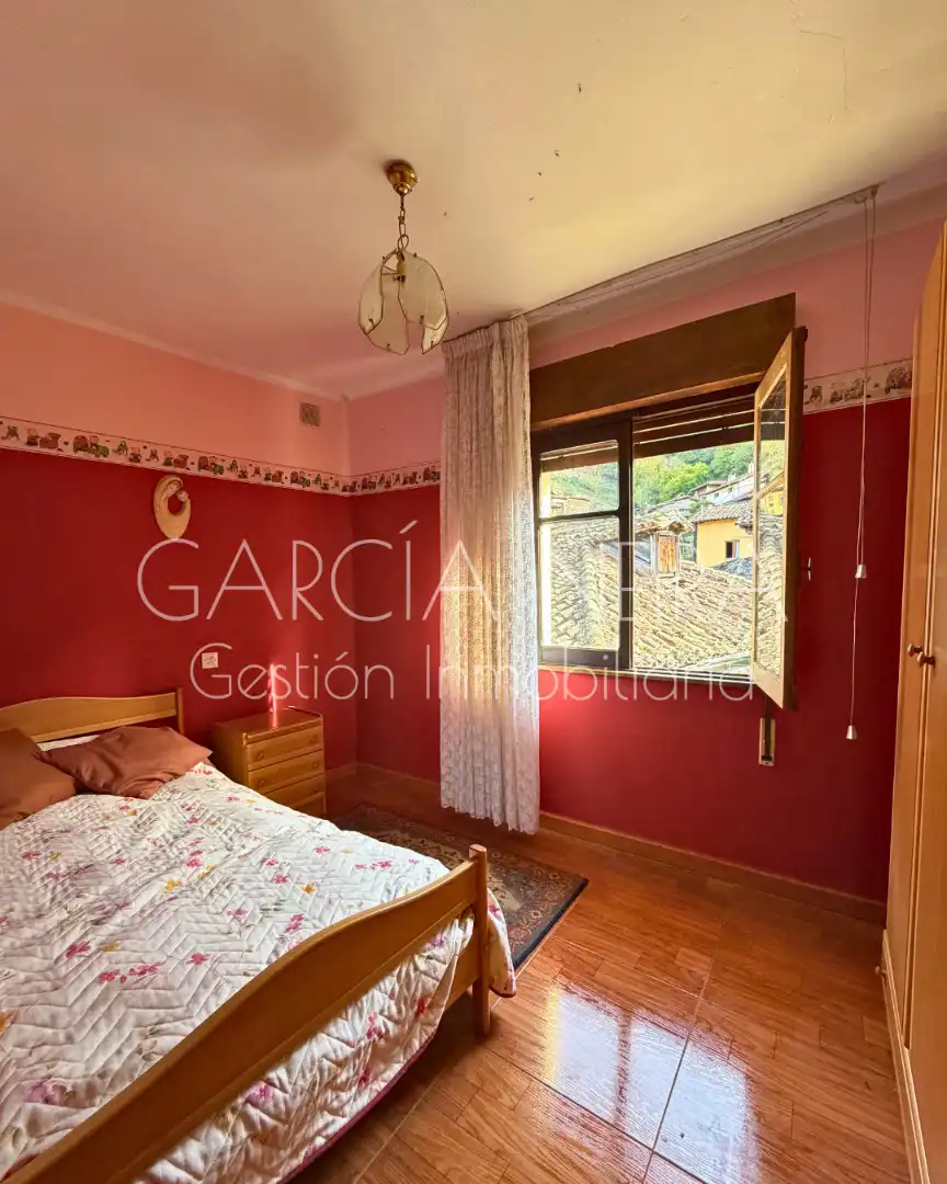 Bedroom of Flat for sale in Quirós  with Heating, Furnished and Microwave