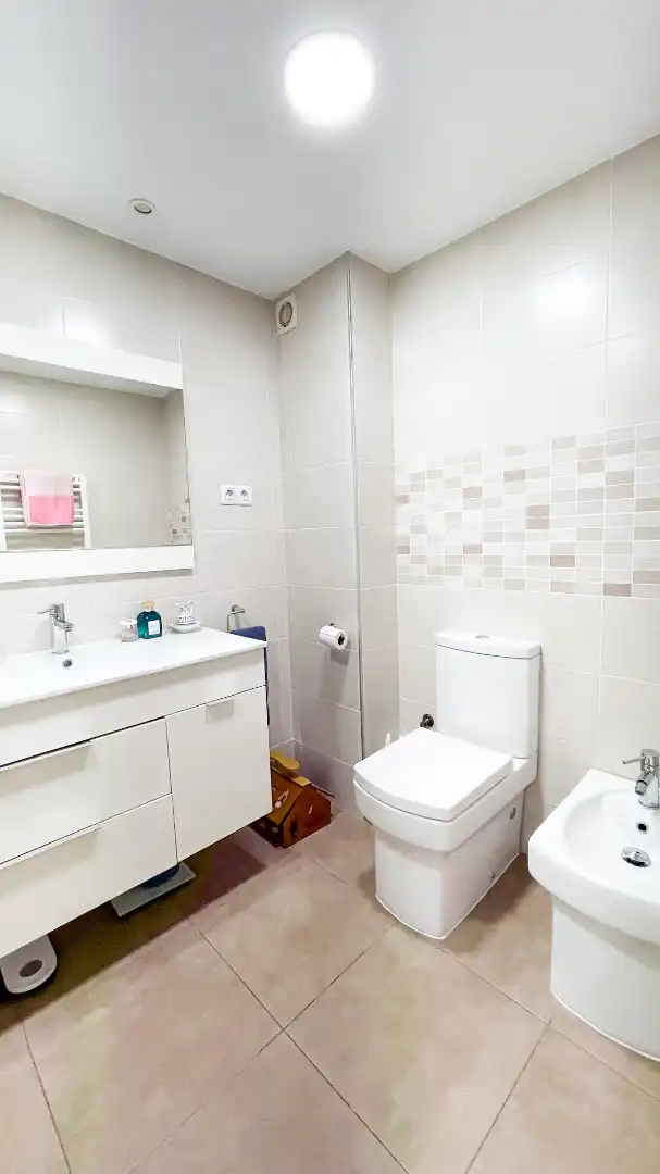 Baño de Planta baja en venta en Ripollet con Aire acondicionado, Calefacción y Terraza