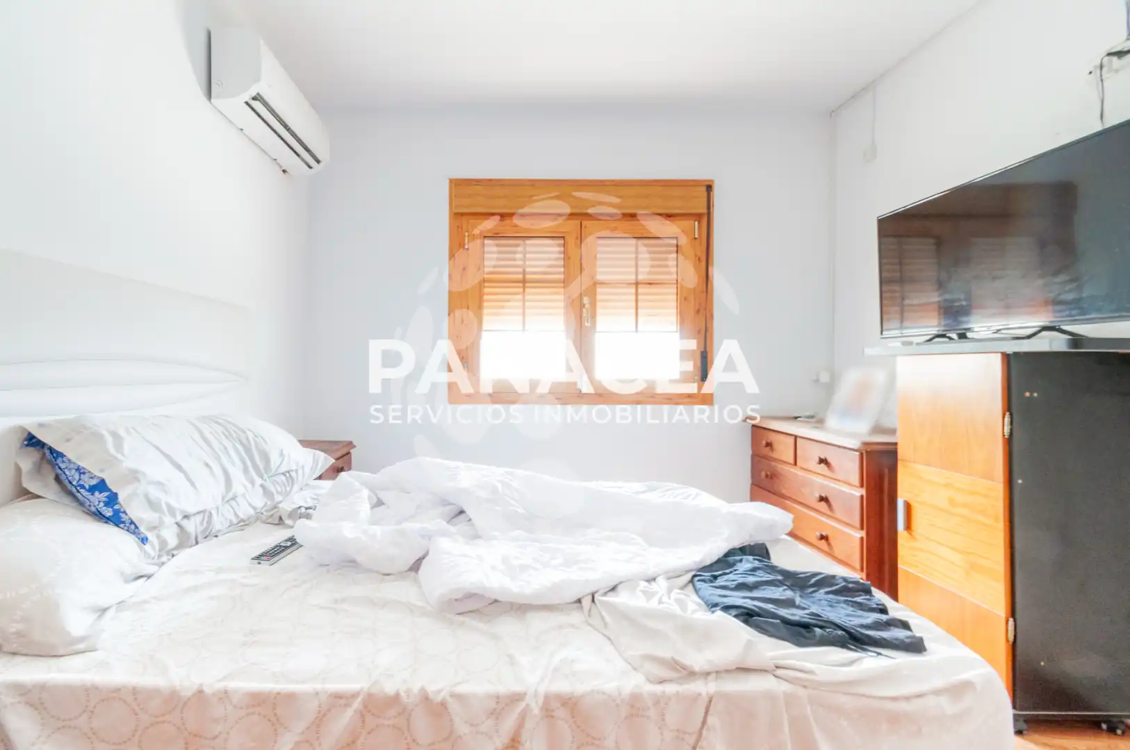 Dormitori de Casa o xalet en venda en Pechina amb Jardí privat, Piscina i Moblat