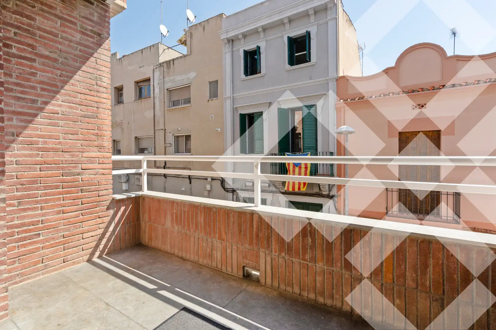 Adossat amb terrassa en venda a Carrer de la Lluna, imagen 16