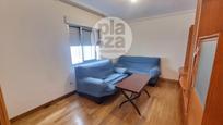 Sala d'estar de Pis en venda en Burgos Capital amb Calefacció i Moblat