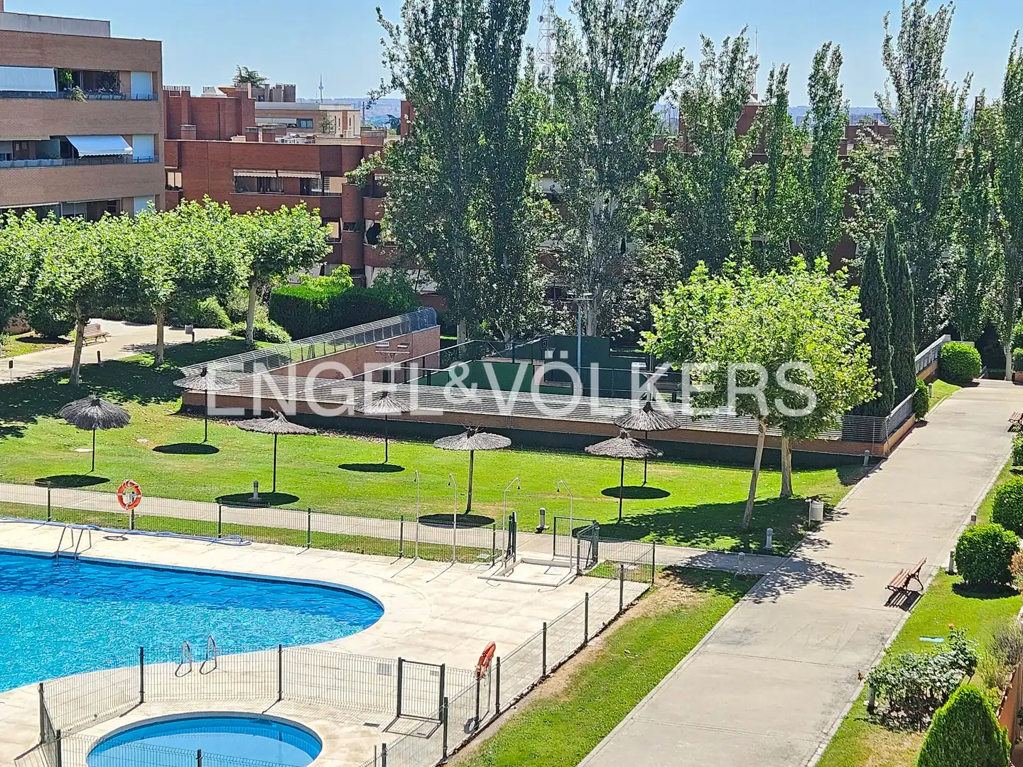 Piscina de Àtic de lloguer en Pozuelo de Alarcón amb Aire condicionat, Calefacció i Parquet
