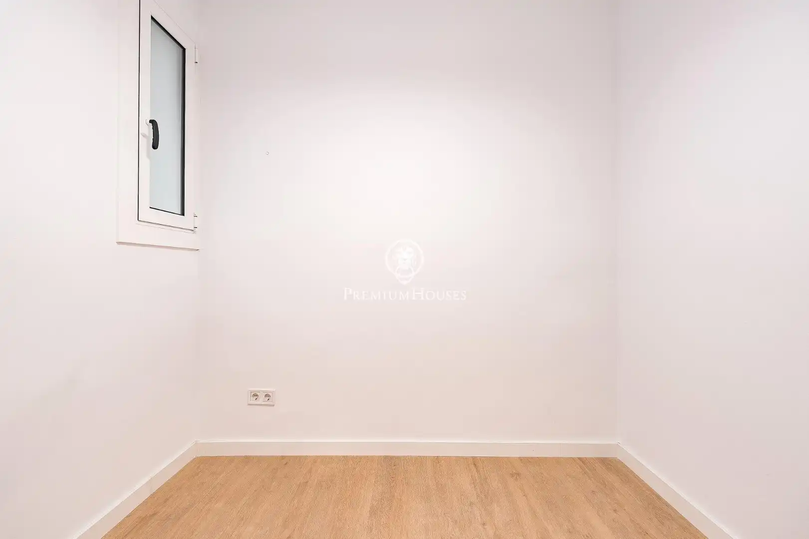 Apartments for sale in Barcelona  with Parquet flooring