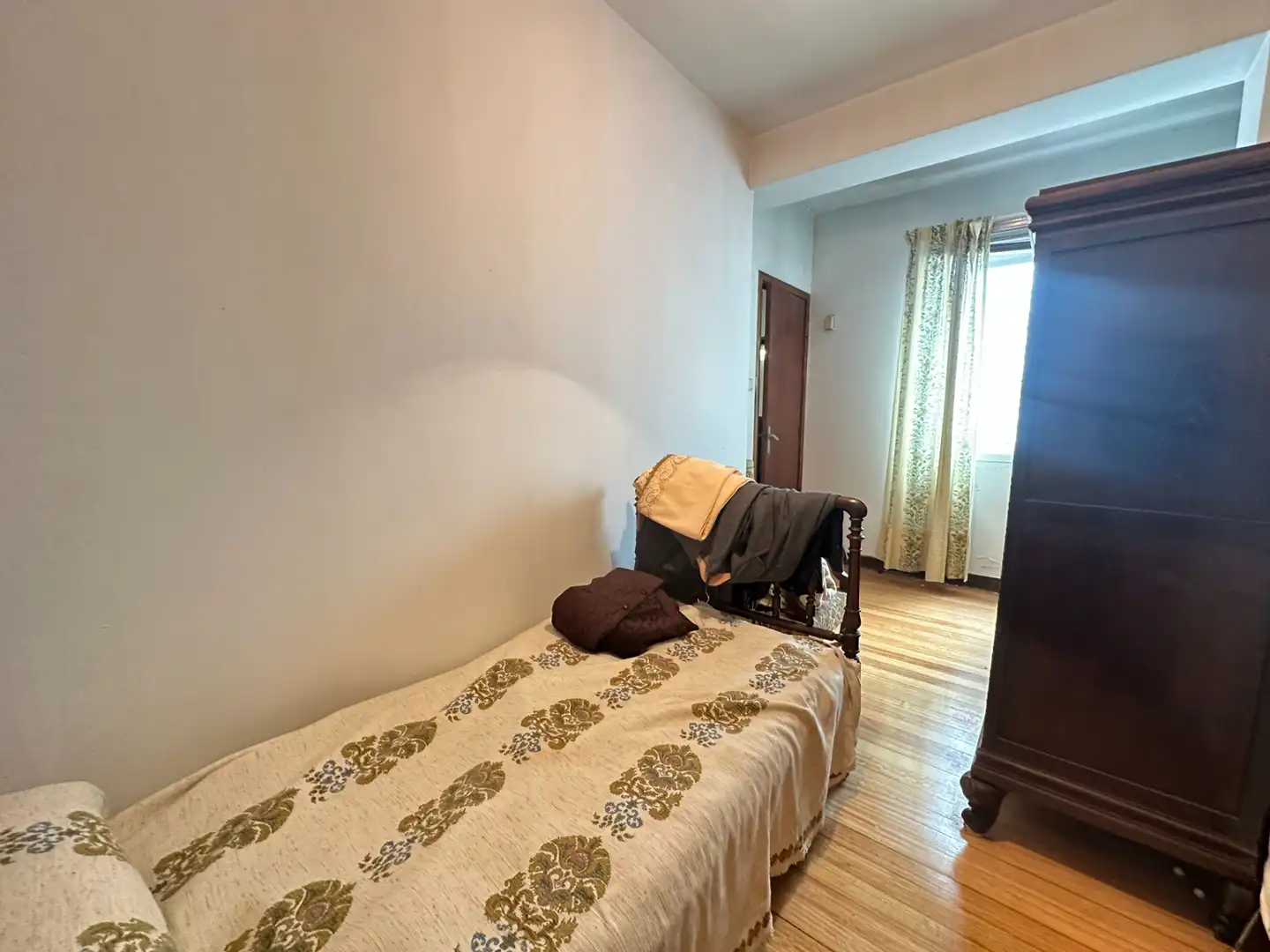 Habitación de Piso en venta en Santiago de Compostela  con Calefacción y Trastero