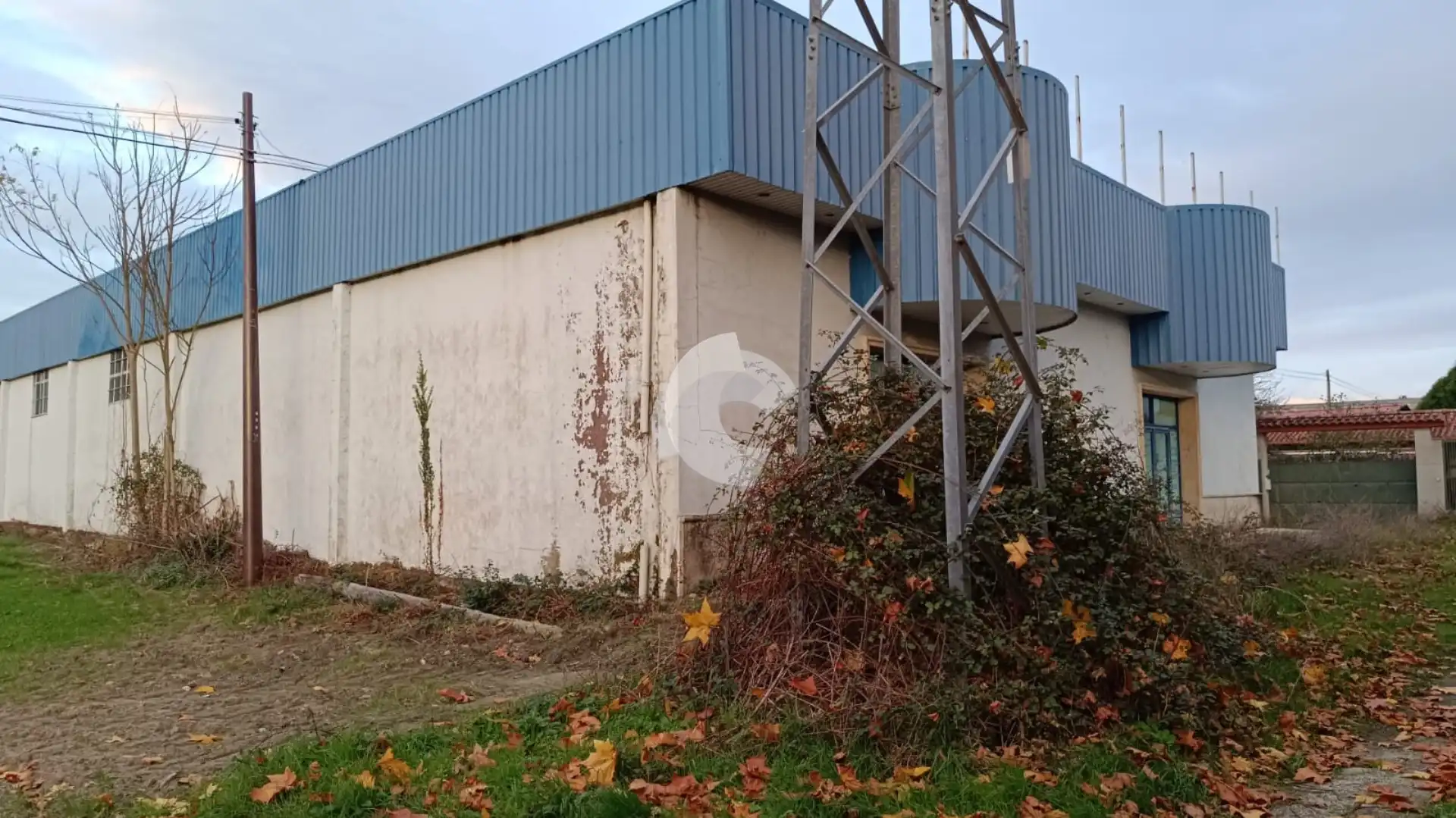 Außenansicht von Fabrikhallen zum Verkauf in Xinzo de Limia