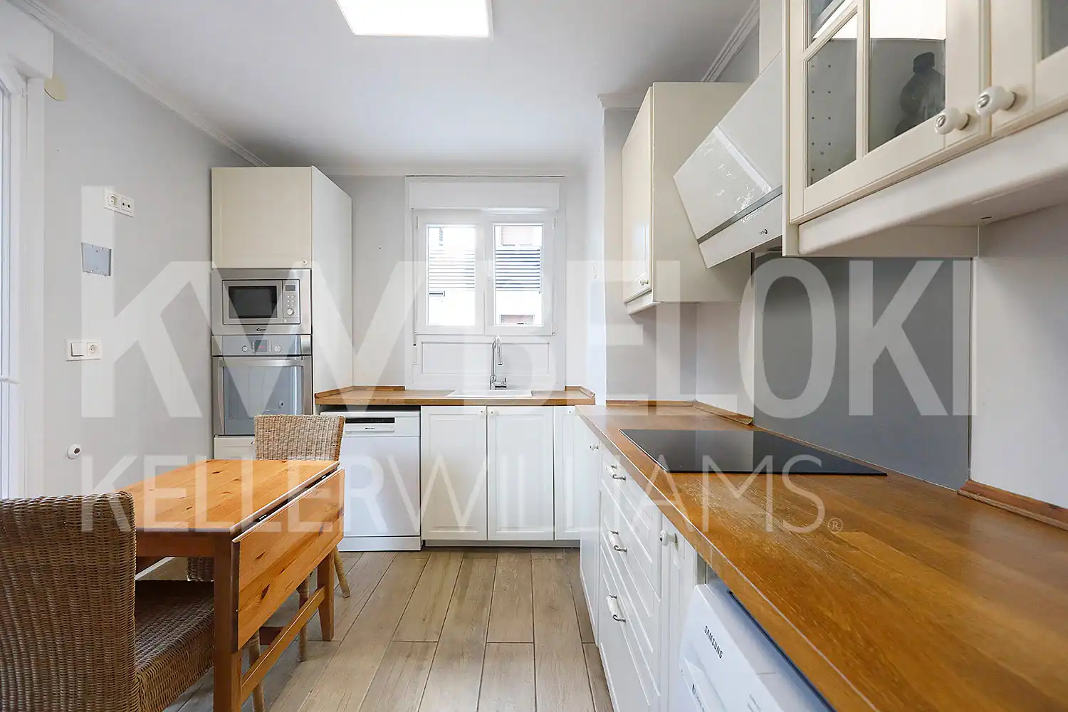 Cocina de Piso en venta en Irun  con Calefacción, Trastero y Balcón