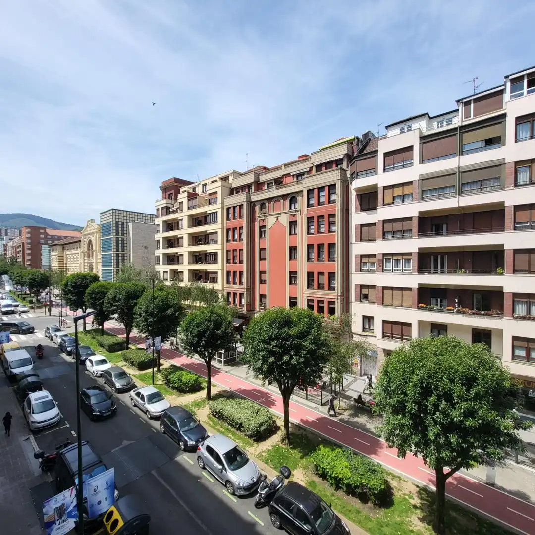 Vista exterior de Piso en venta en Bilbao  con Calefacción y Trastero