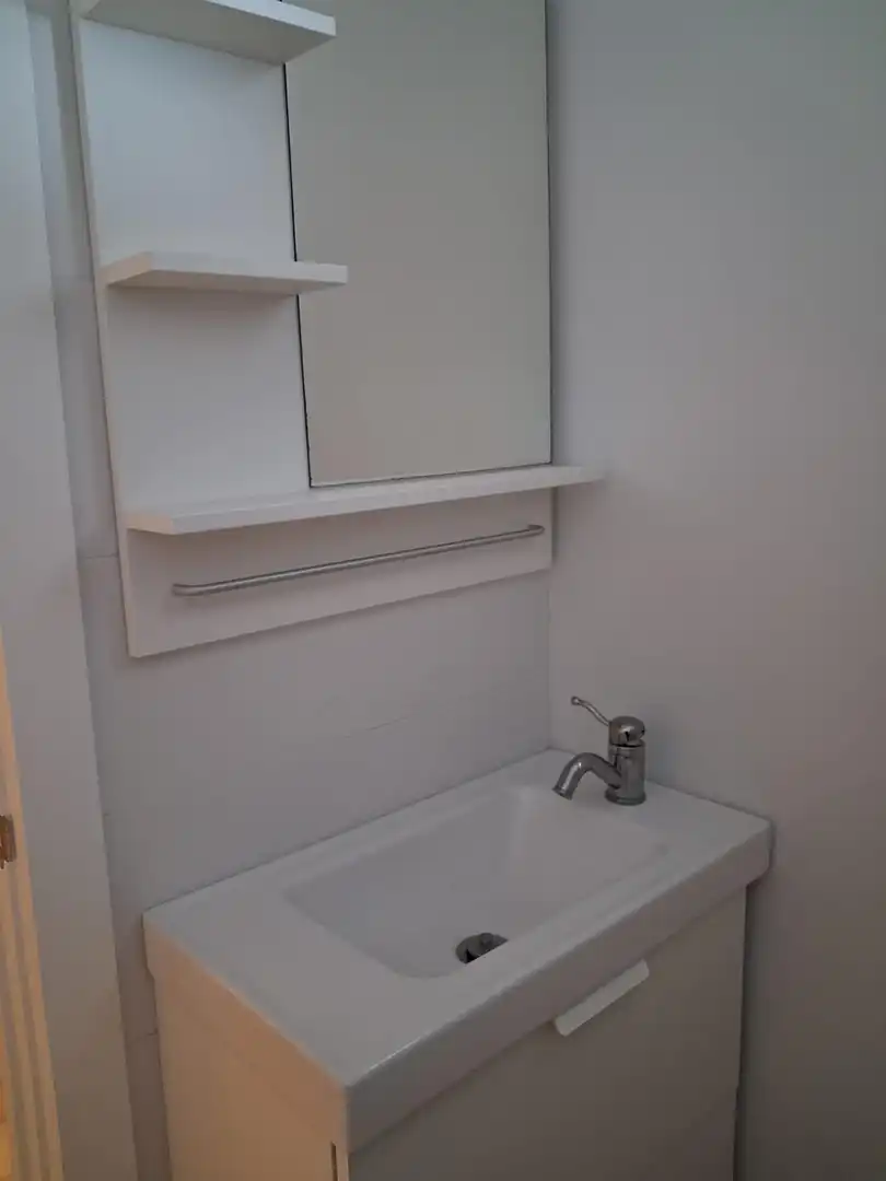 Baño de Piso de alquiler en Cádiz con Aire acondicionado y Balcón