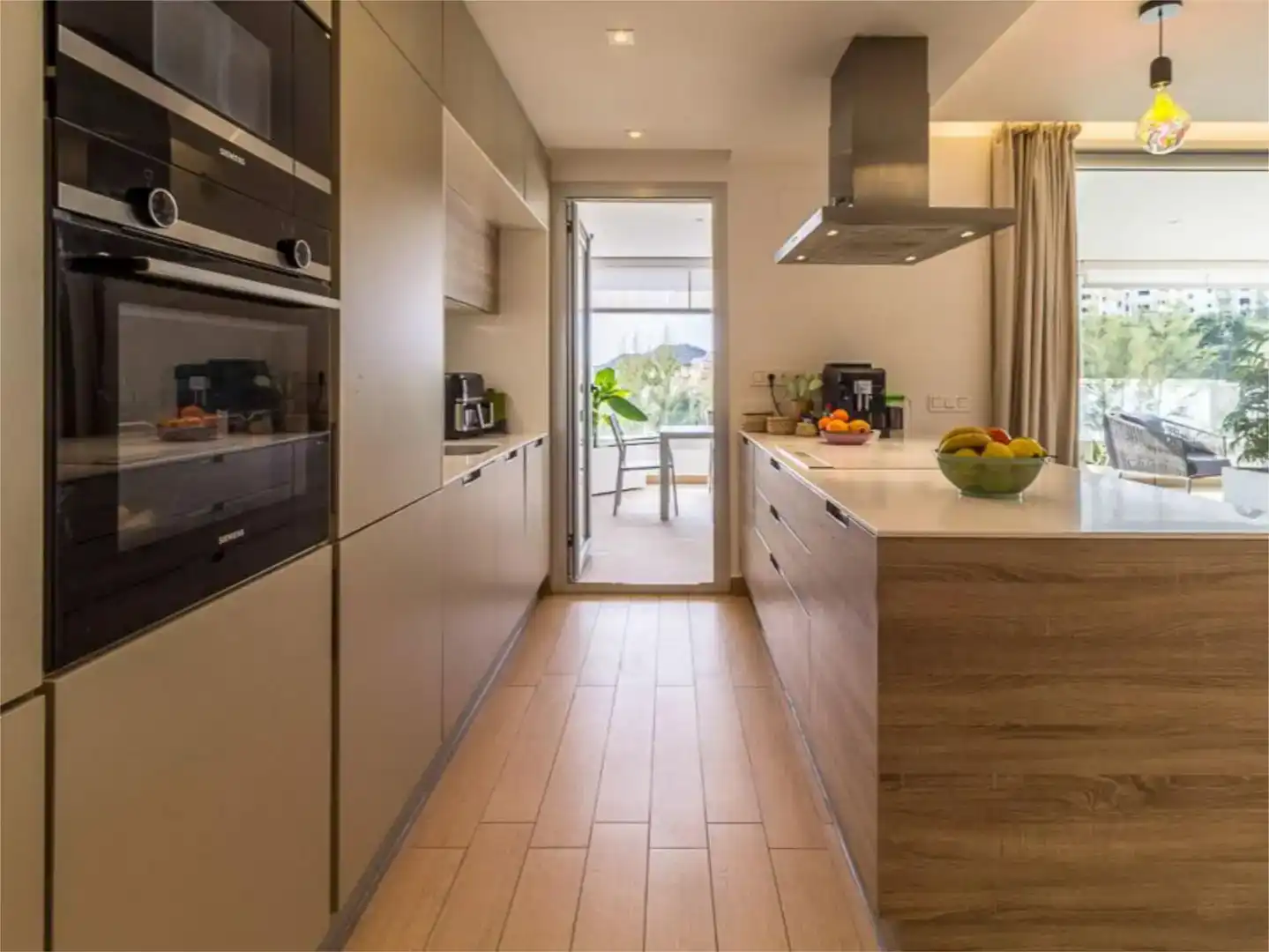 Kitchen of Flat for sale in Benahavís  with Air Conditioner, Private garden and Parquet flooring