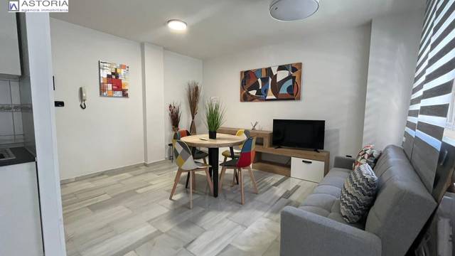 Apartamento en Alquiler en Calle Cristo de la Yedra, 54 en San Ildefonso