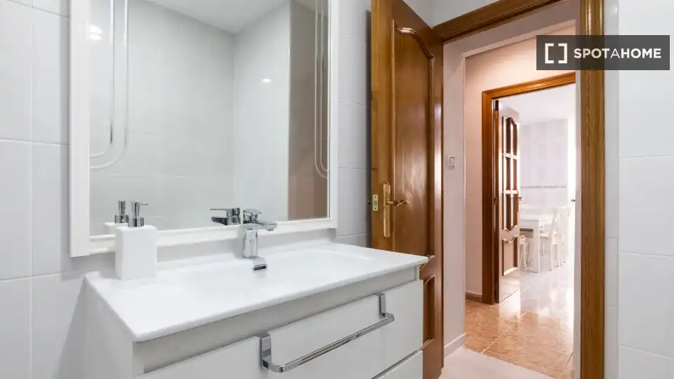 Room in Russafa