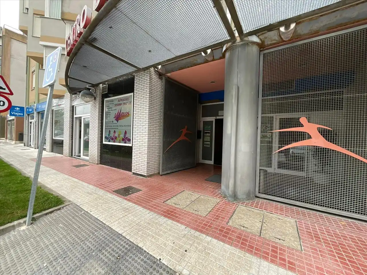 Commercial properties for sale in KRYSTAL PARC.PEÑA ROCIAS URB. BEZANA LAGO UAU-1 C/, Bezana - Prezanes