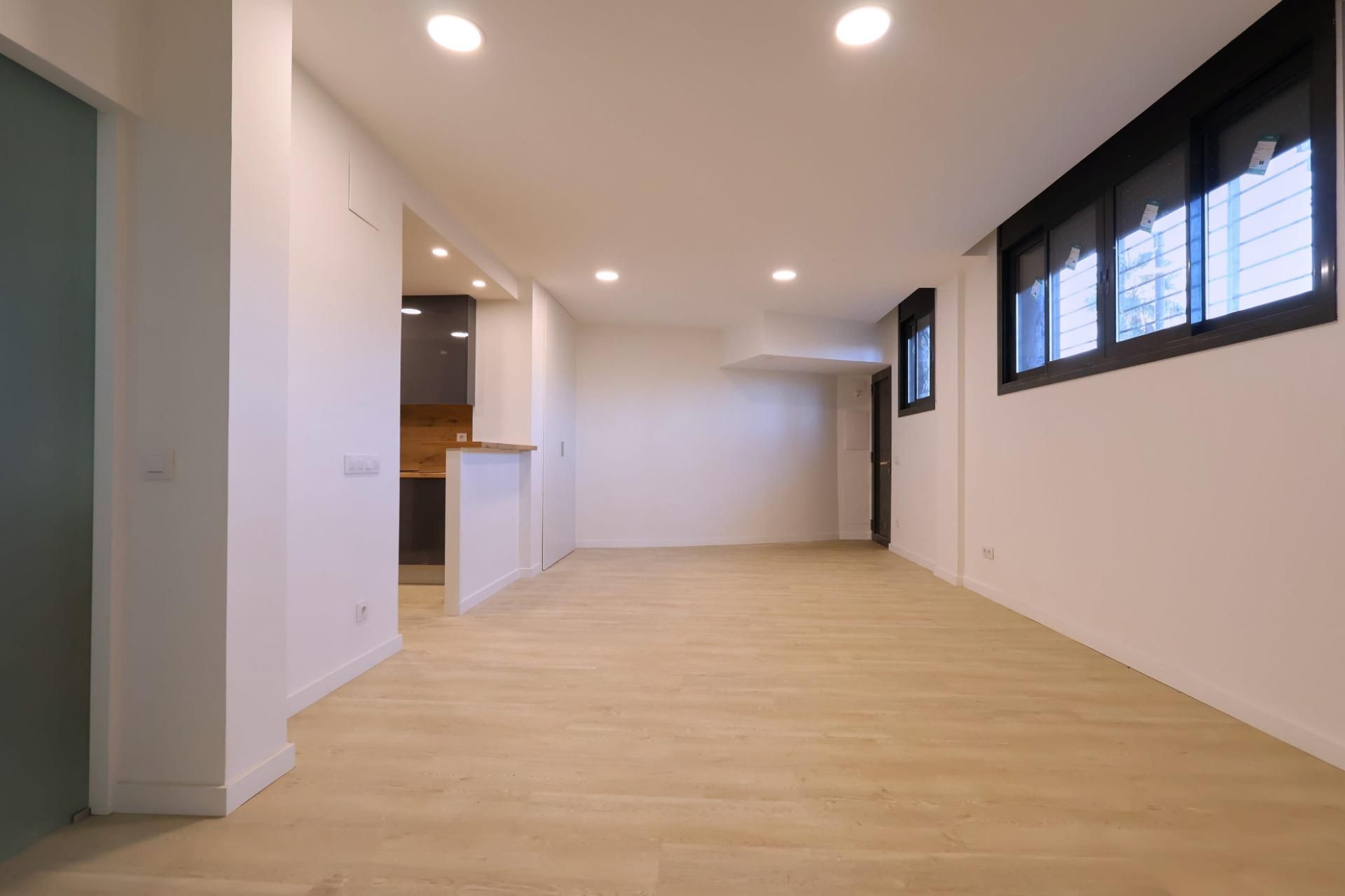 Planta baja for sale in Vilanova i la Geltrú  with Parquet flooring