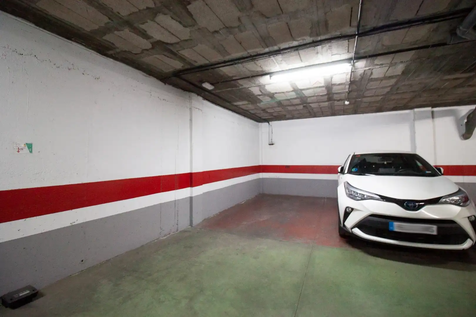 Parking of Flat for sale in Sevilla  with Air Conditioner, Heating and Community pool