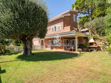 Maison avec balcon à vendre à Teià
