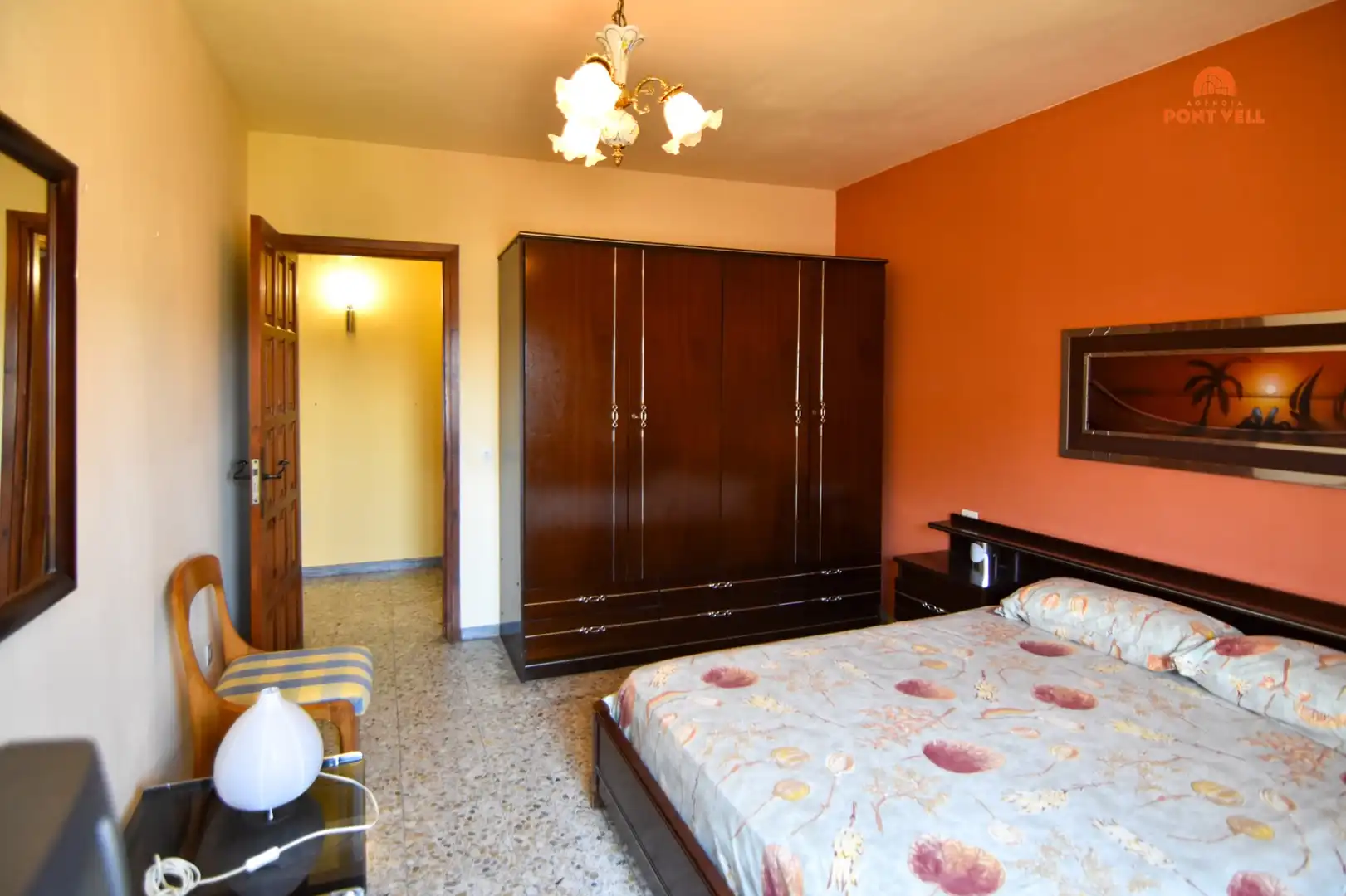 Habitación de Ático en venta en La Bisbal d'Empordà con Calefacción, Terraza y Balcón