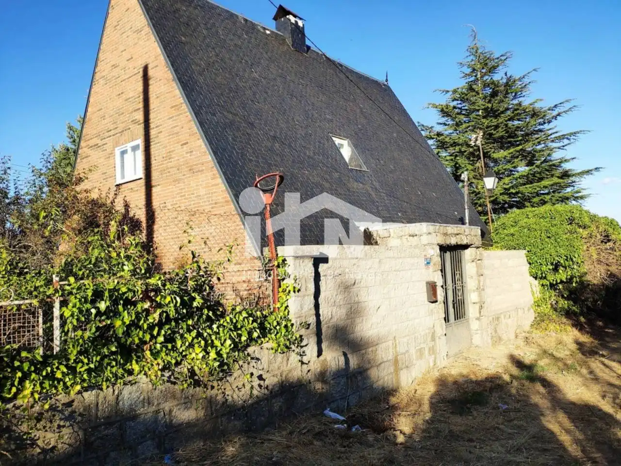 Vista exterior de Casa o chalet en venta en Herradón de Pinares con Jardín privado