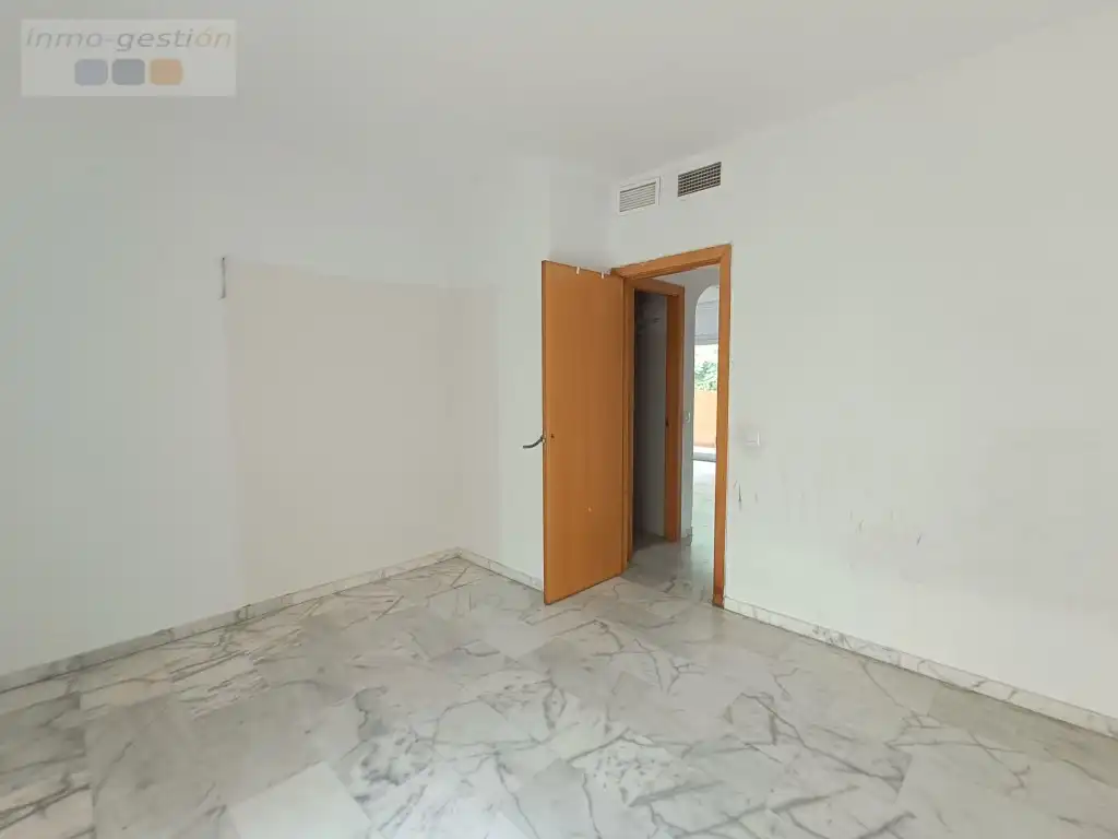 Flat for sale in Estepona