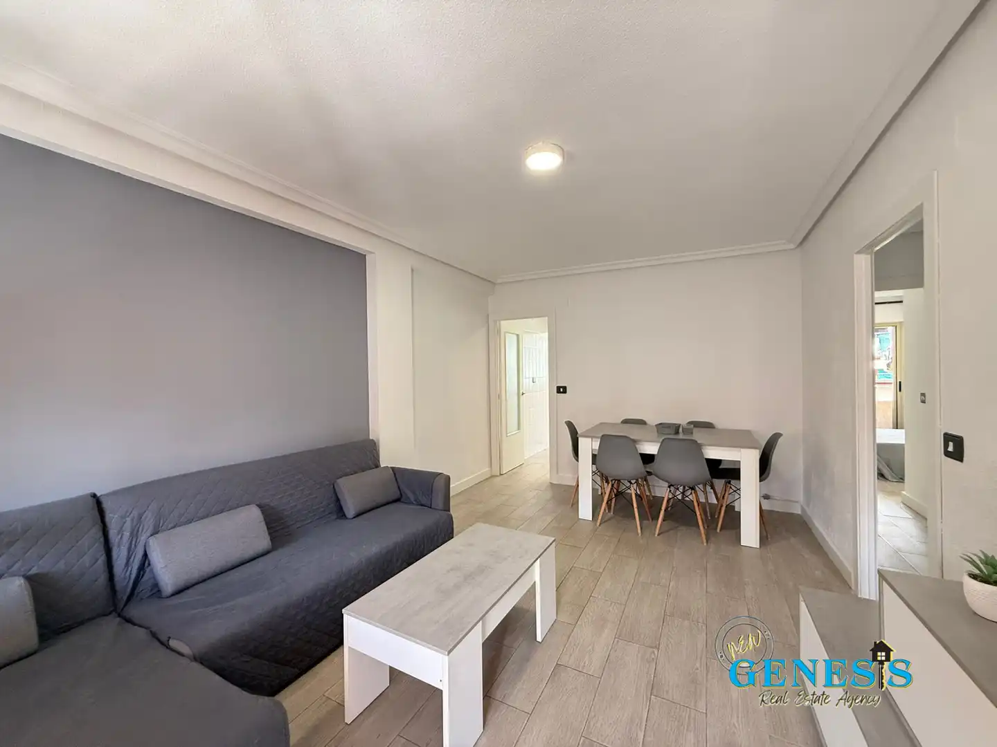 Sala de estar de Piso en venta en Torrevieja con Aire acondicionado, Terraza y Amueblado